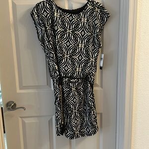 B/W mini dress with rope belt
